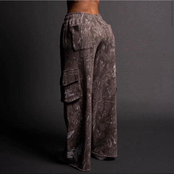 Darc Sport Reborn Durst Cargo sweats in Camo - Picture 1 of 2